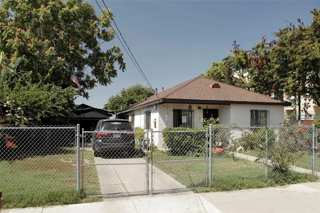 905 N Hickory Avenue, Compton, California 90220 home-pic-0